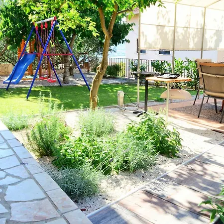 Mit Grill- Terrasse Und Garten By Interhome Apartman *