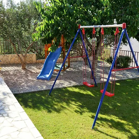 Mit Grill- Terrasse Und Garten By Interhome Apartman