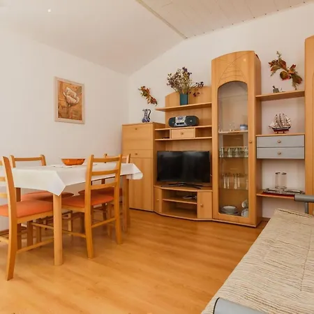 Mit Grill- Terrasse Und Garten By Interhome Apartamento Trogir