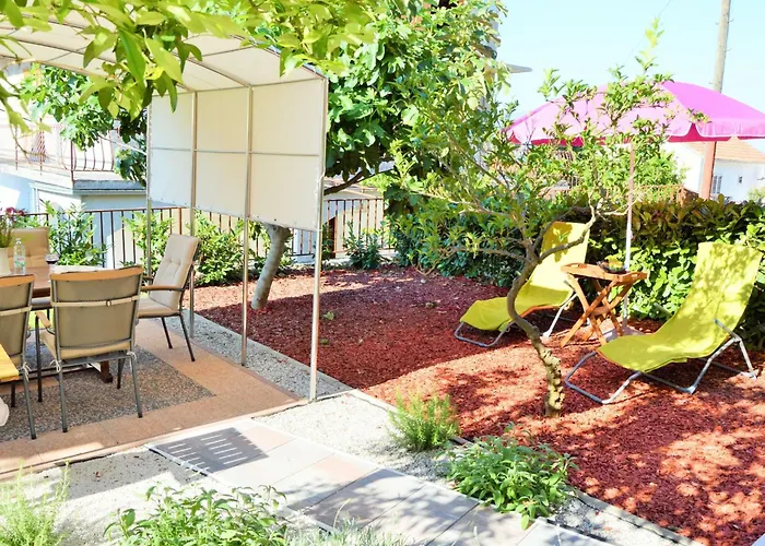 Mit Grill- Terrasse Und Garten By Interhome Apartman Trogir