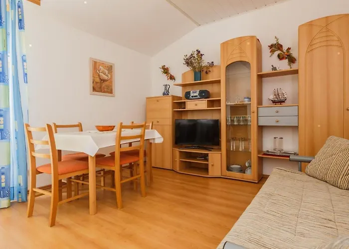 Mit Grill- Terrasse Und Garten By Interhome Apartman Trogir