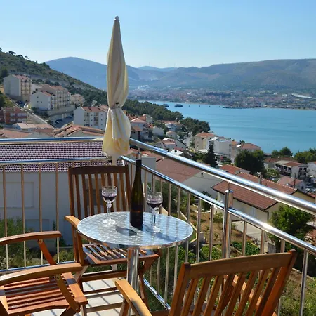 Apartman Mit Grill- Terrasse Und Garten By Interhome Trogir